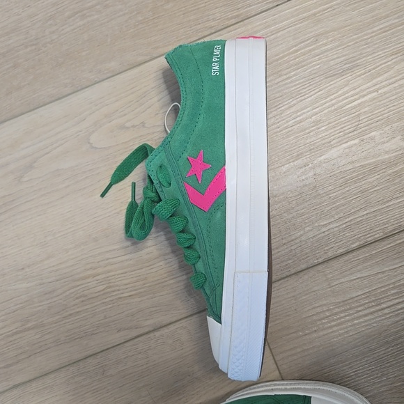 Green and pink converse Mens 7/Women's 8.5 - Picture 2 of 3